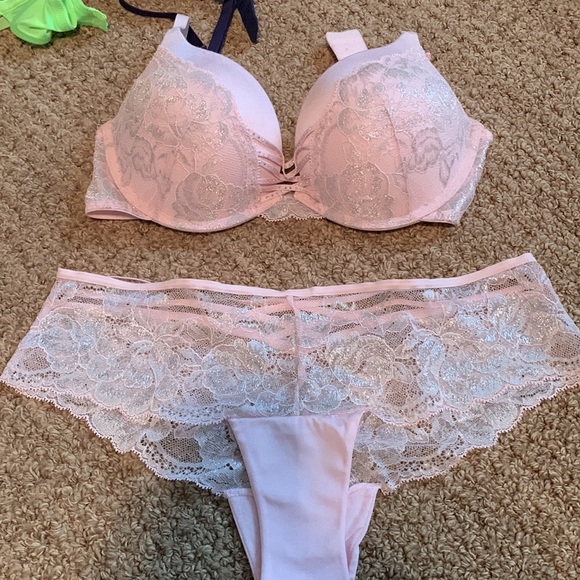 Lot of La senza bras, push up and lightly lined - Picture 6 of 6
